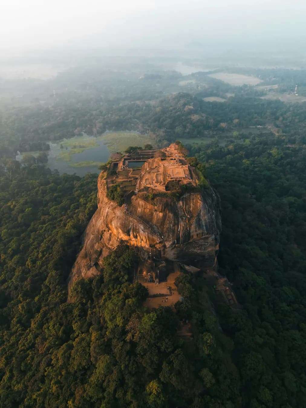 Sri Lanka culture & coast scenery